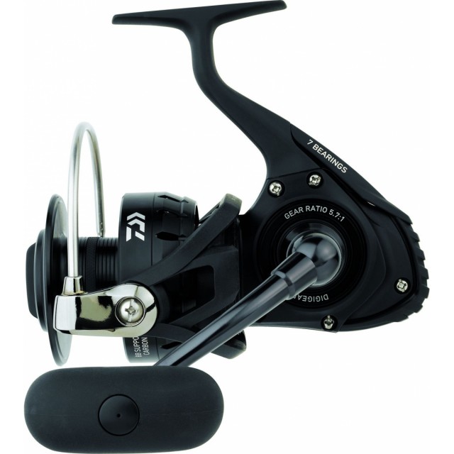 Carreto Daiwa Saltist Nero 4500